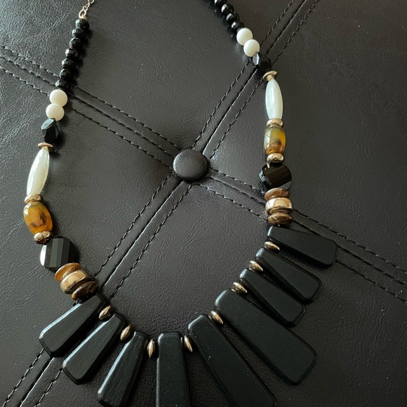 Tribal Beaded Necklace - Picture 4 of 10